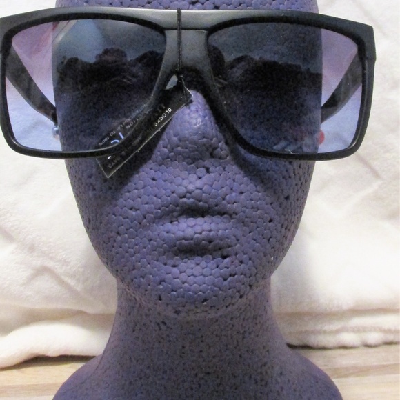 Square Two Tone Tinted Sunglasses - Picture 5 of 6